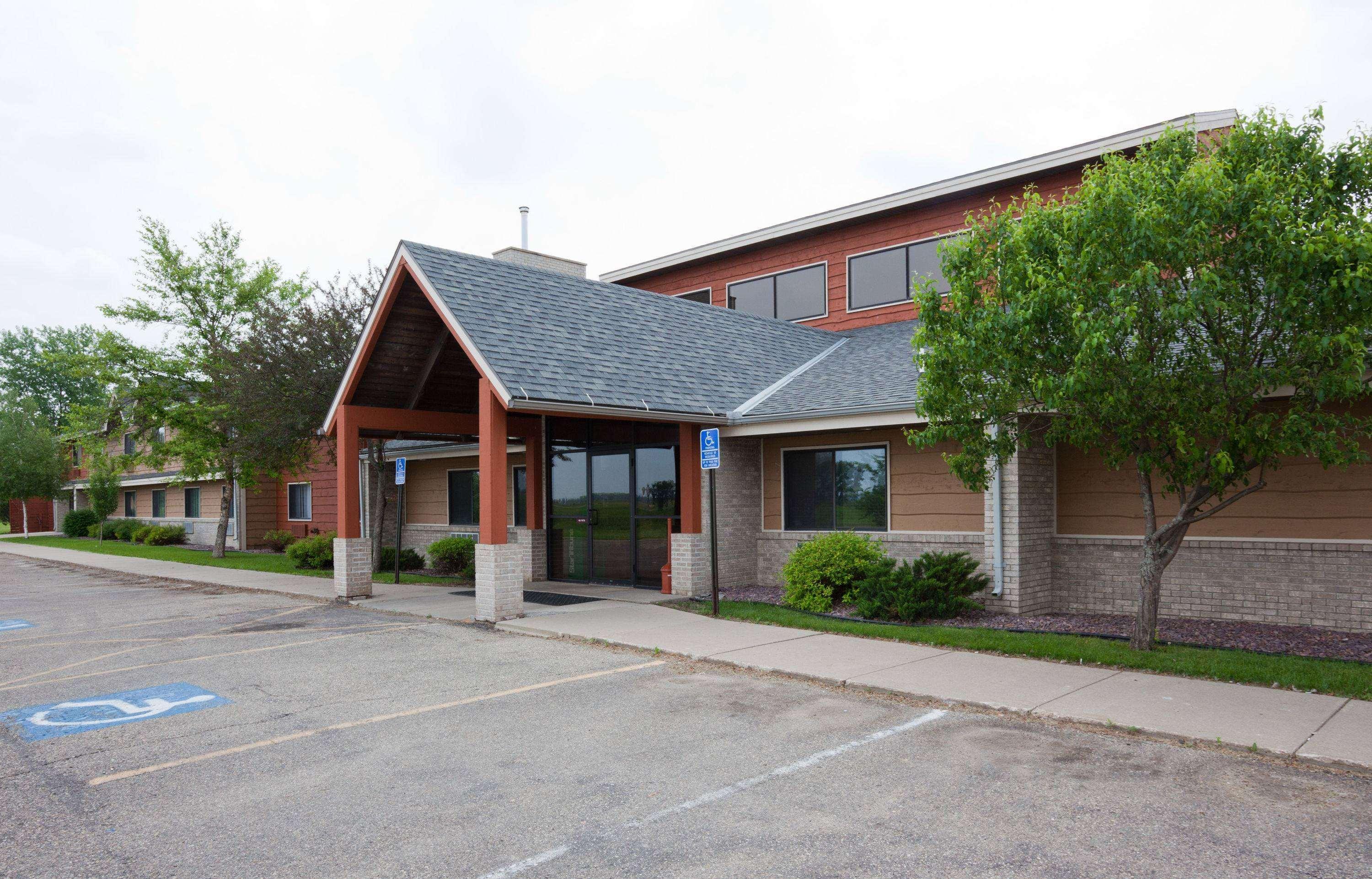 Americinn By Wyndham Blue Earth Exterior photo